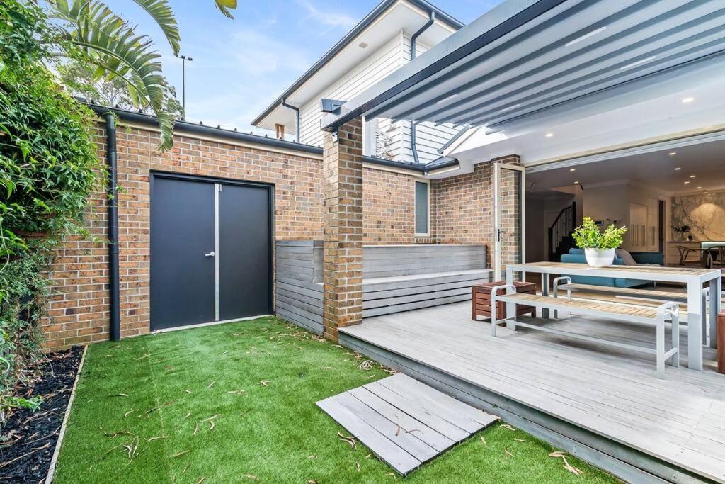 Spacious Luxury Hampton - Park Front Melbourne