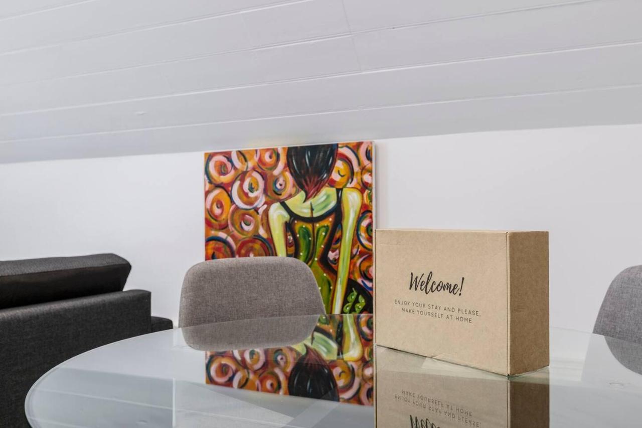 Apartment Inner Living In A Modern Slice Of History *