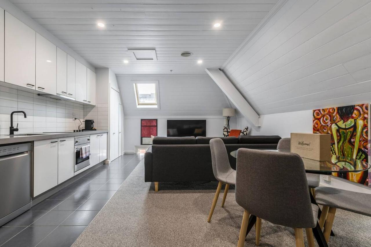 Inner Living In A Modern Slice Of History Apartment *
