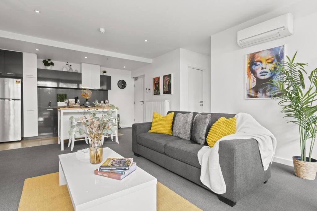 Ink Echelon Escape Apartment Melbourne