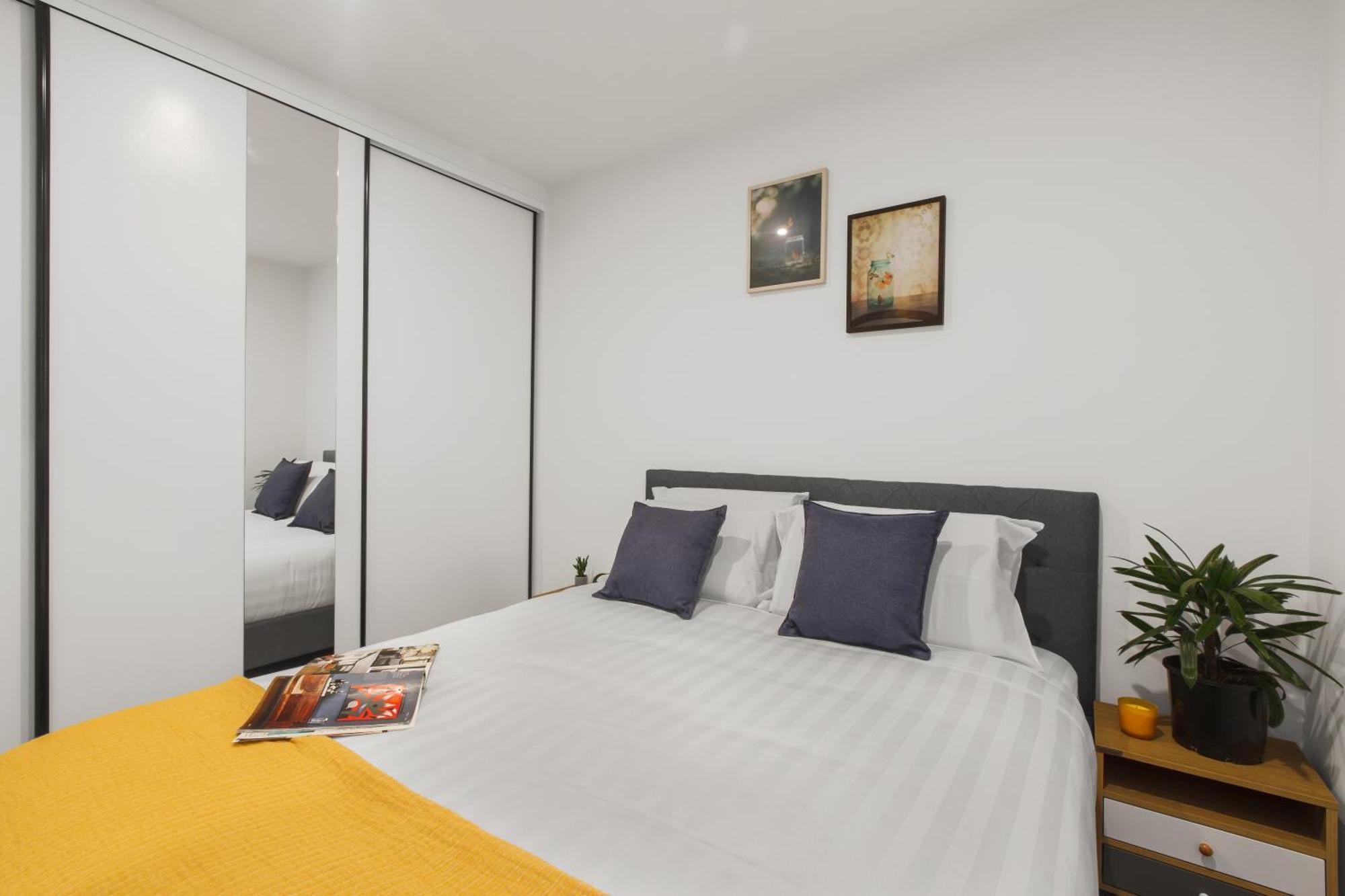 Simplicity - Modern Inner-city Living Apartment Melbourne