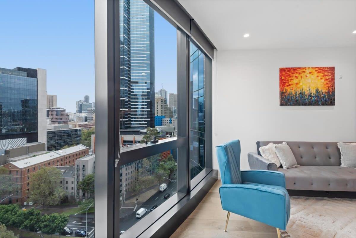 Contemporary 2-bed Unit Apartment Melbourne