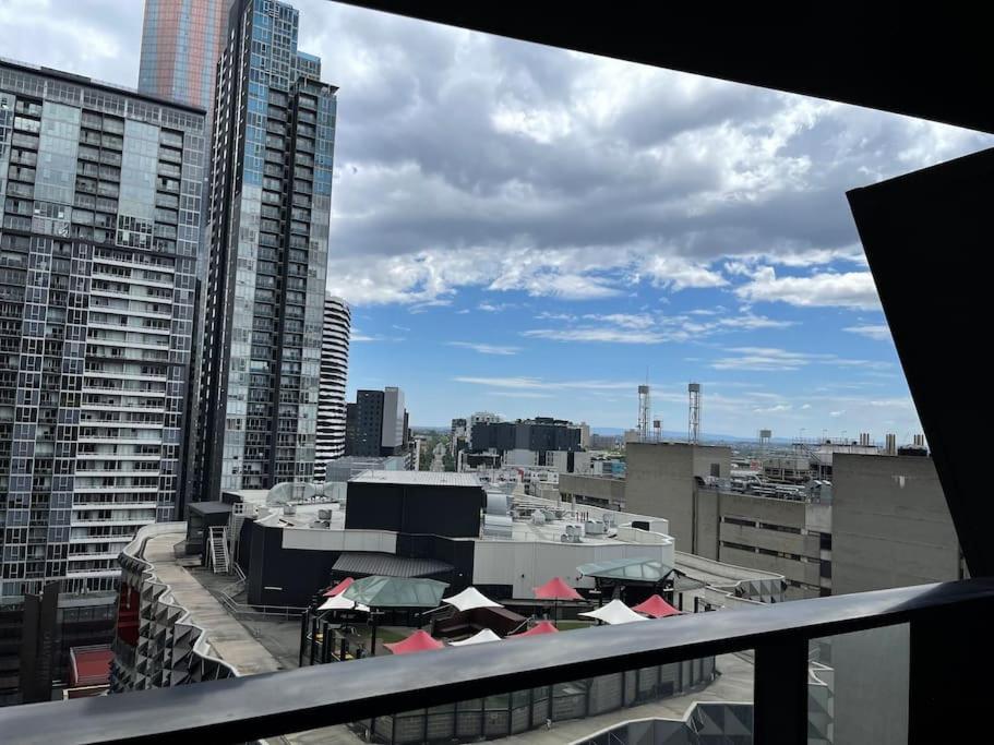 Stunning Skyline - Beautiful Design Apartment *