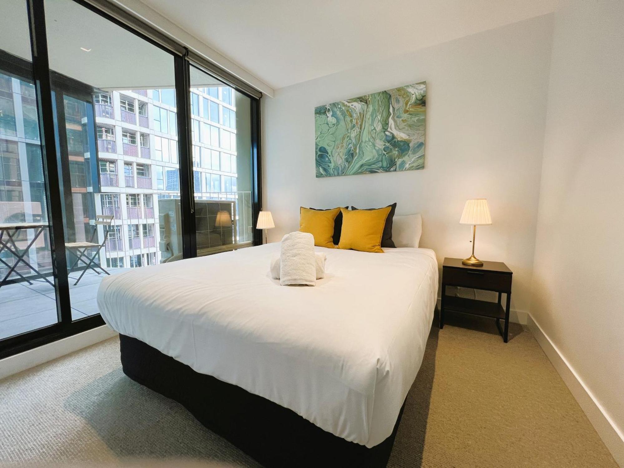 2br 1 Bath, Dockland, Marvel Stadium, Spacious
