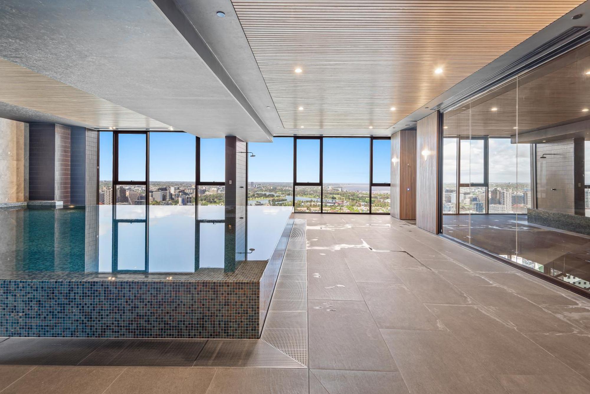Elegant City Escape 2Br Retreat With Pool, Gym