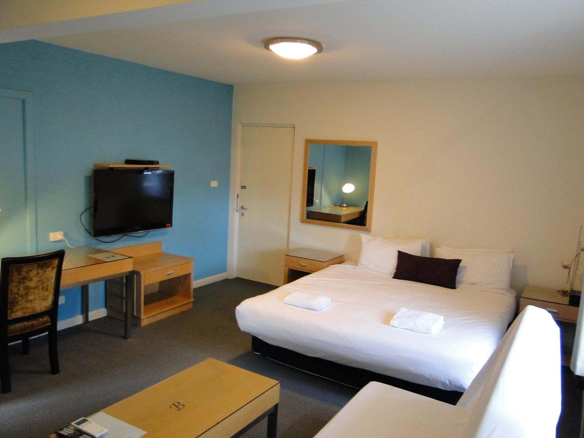 Aparthotel Brighton Serviced 4*