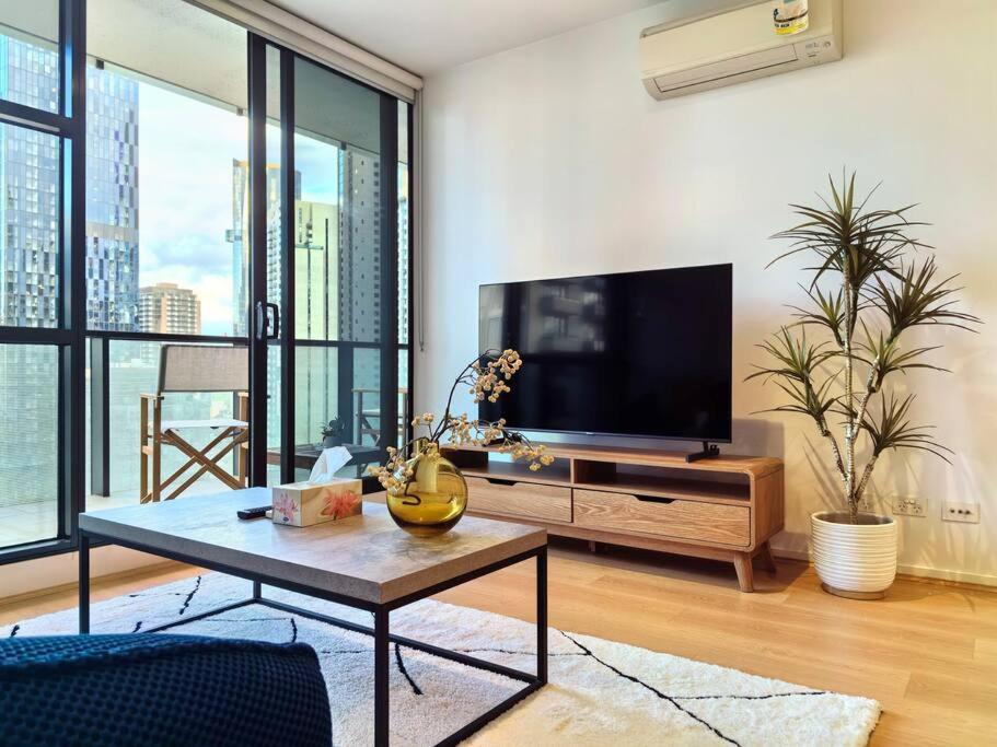 Apartment Charming 1br Southbank W Balcony & Free Parking#ti22