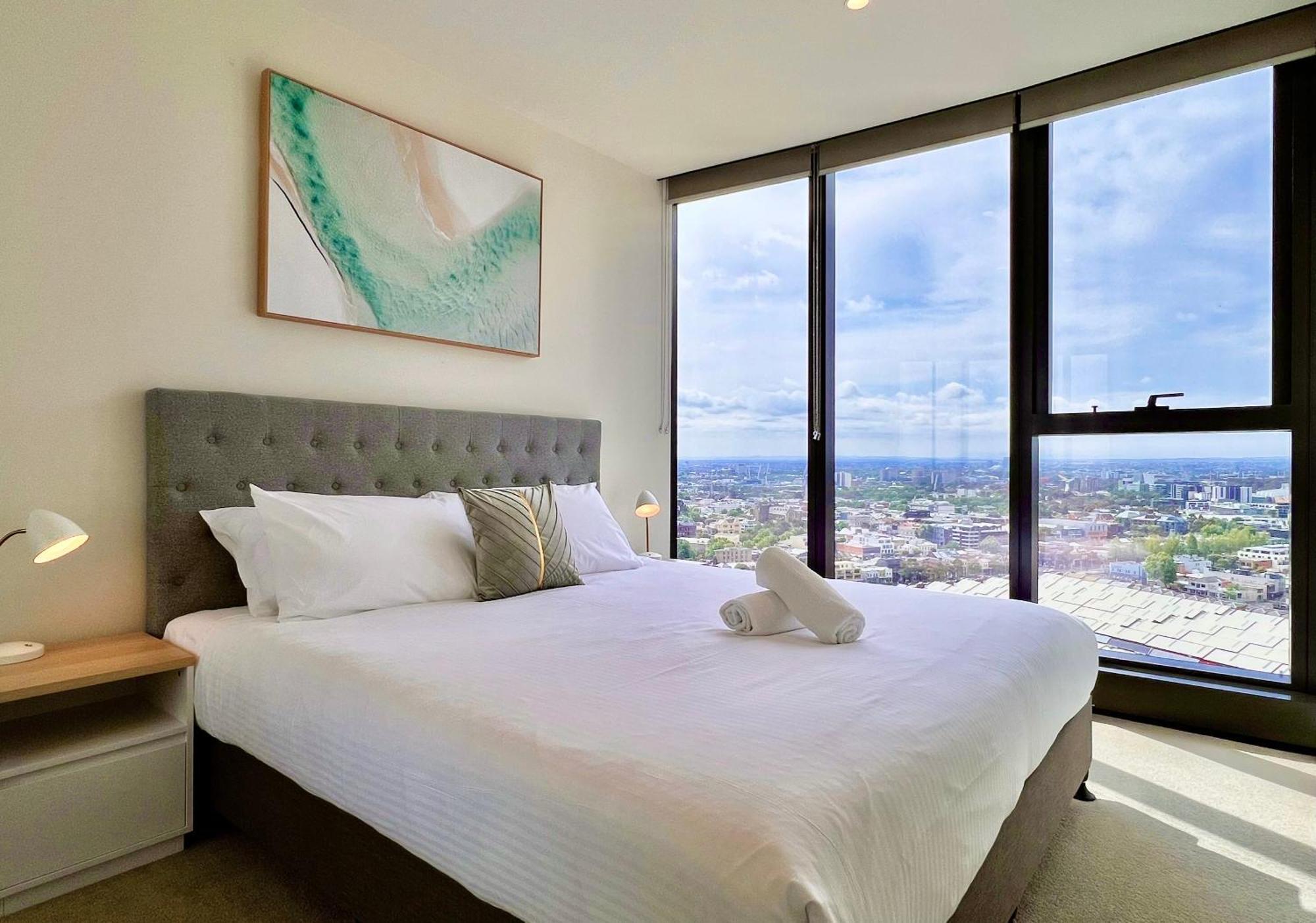 Apartment Highrise Location 2baths Melbourne