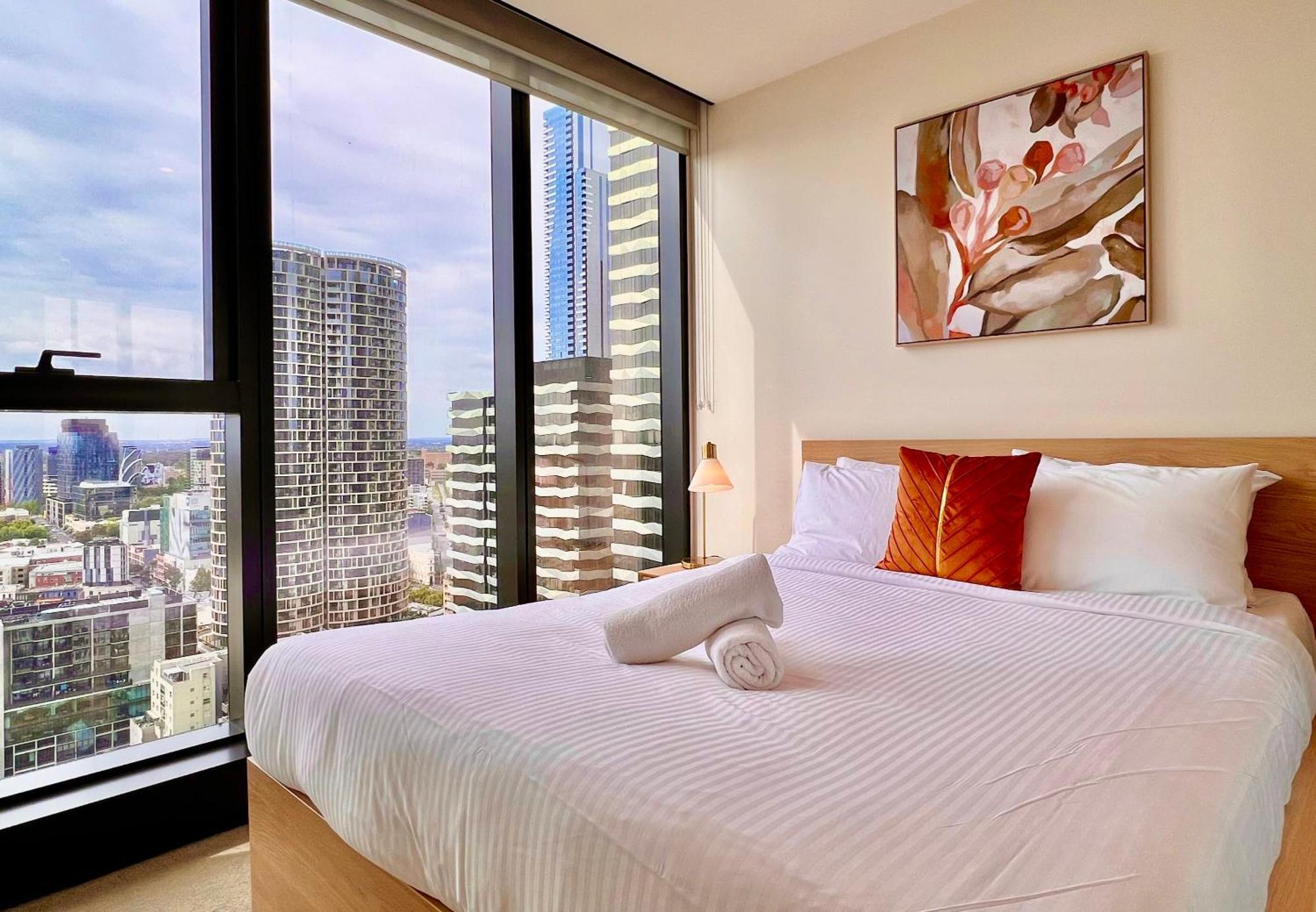 Highrise Location 2baths Apartment