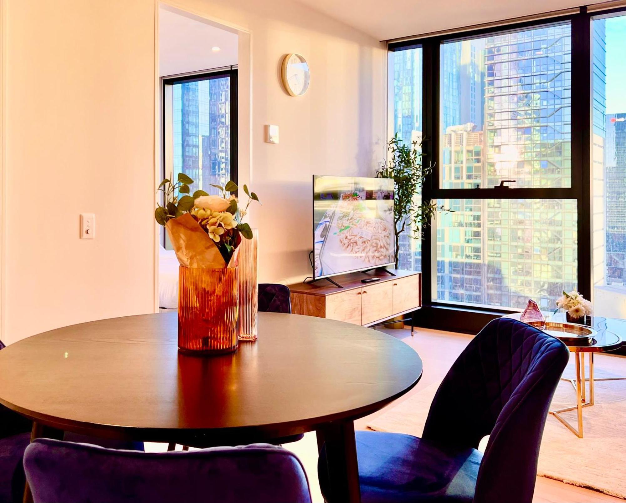 Highrise Location 2baths Melbourne