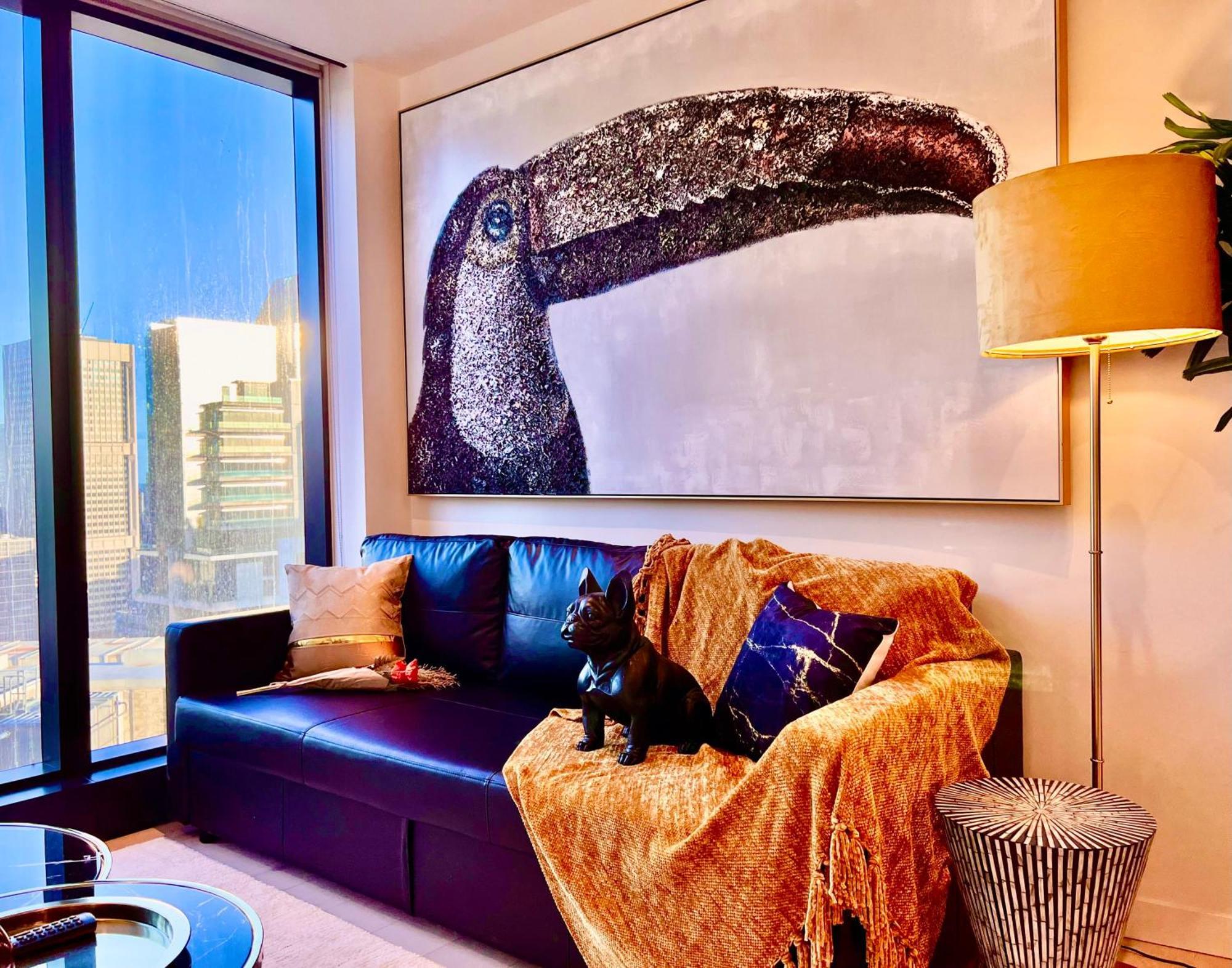 Highrise Location 2baths Apartment *