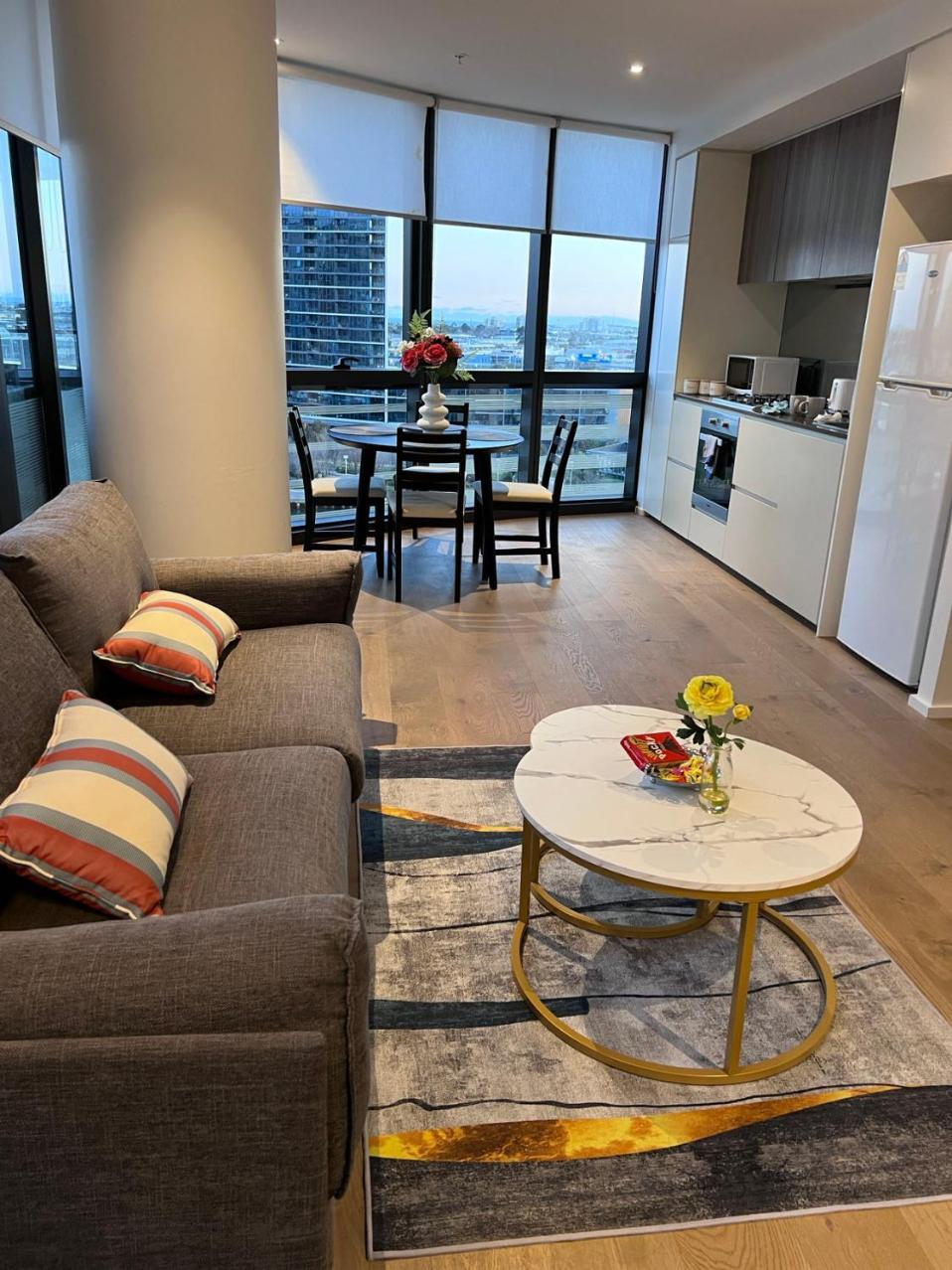 Apartment River Views 2b2b Free Parking Melbourne