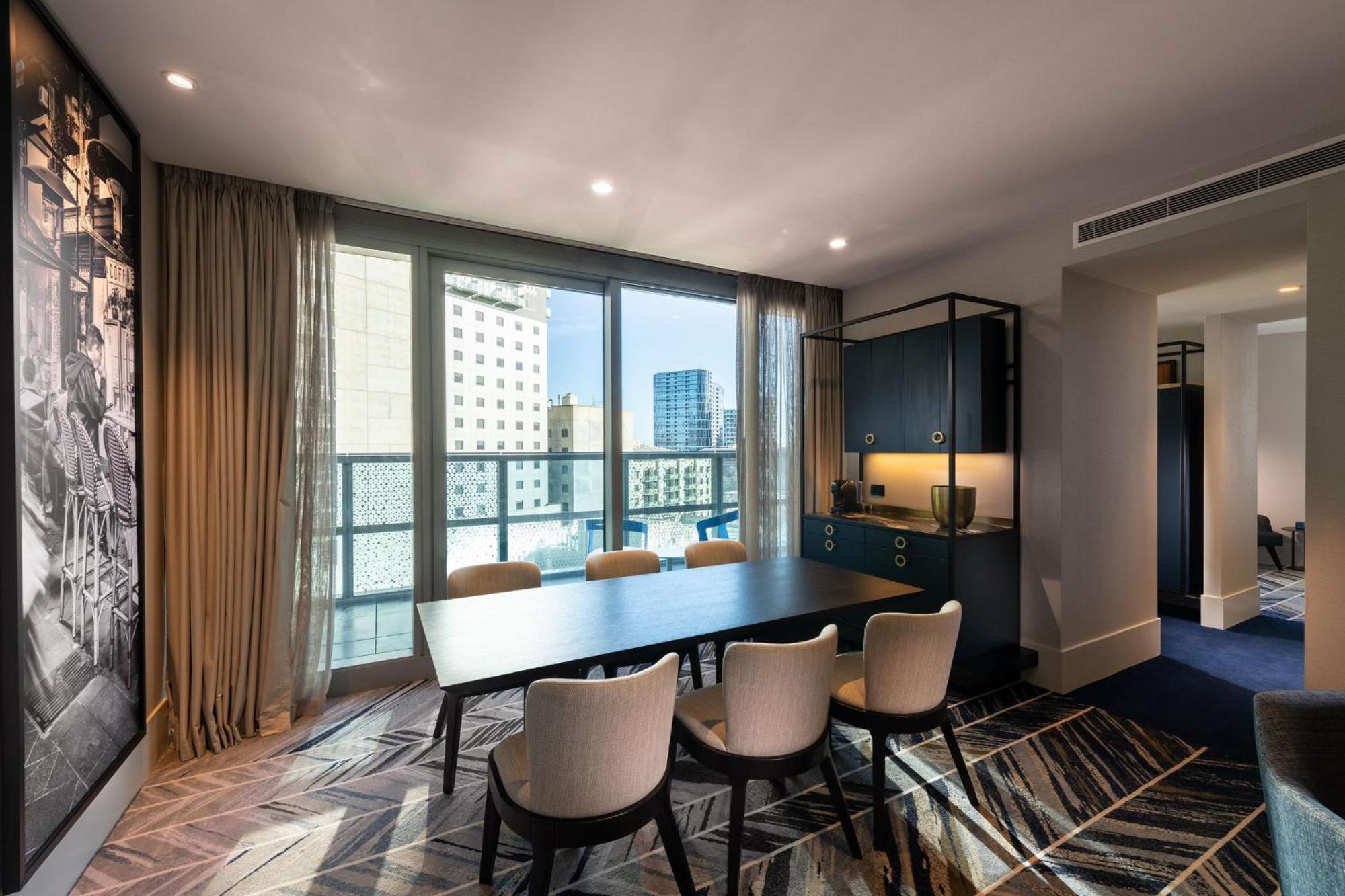 Dorsett Hotel