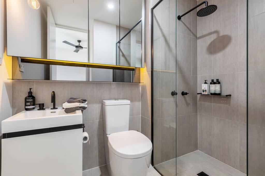 Apartment Lovely 2 Bedroom With Views To South Yarra - 03178 *