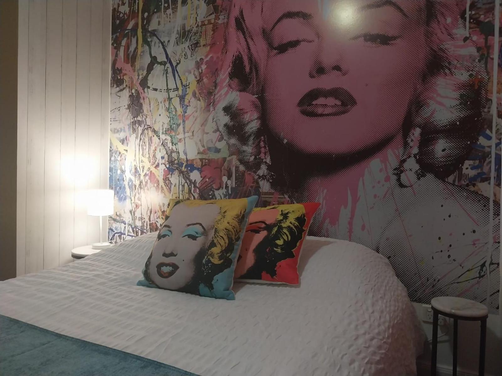 Marilyn Cbd Apartment Melbourne