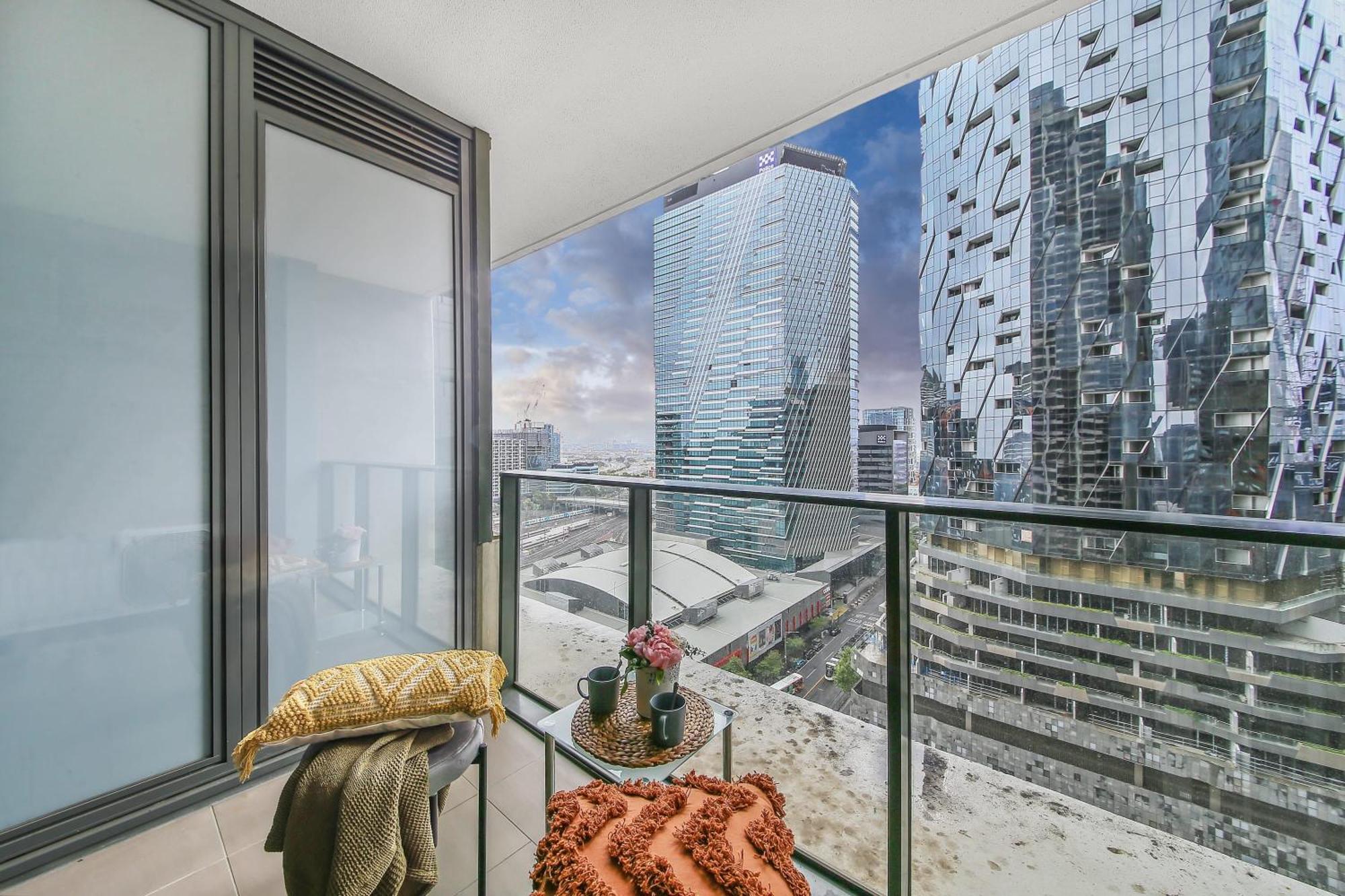 Apartment A Chic 2br Near Southern Cross Views Melbourne