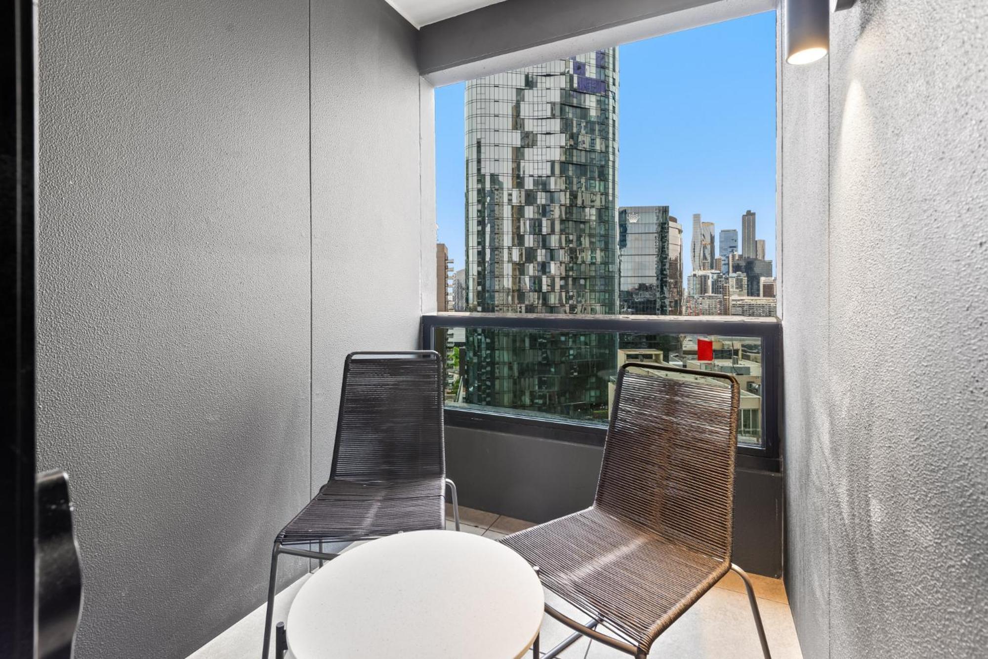 Apartment Chic 2-bed Inner-city Abode With Bbq, Gym & Pool *