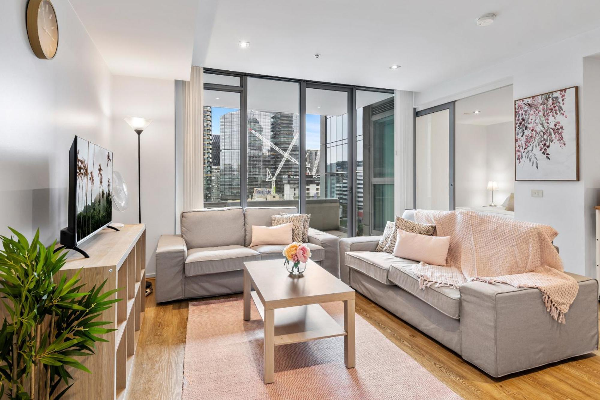 2-bed With Parking, Pool And Gym Melbourne