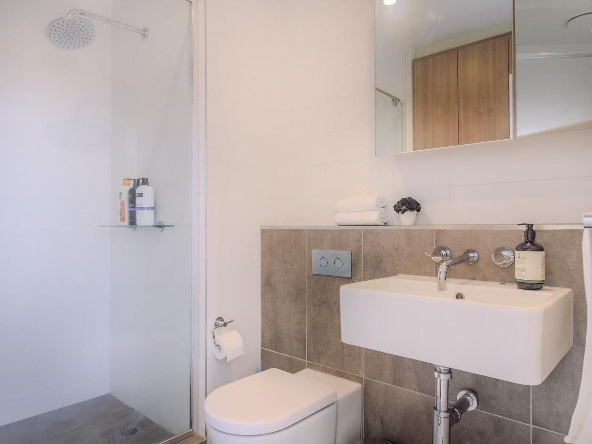 Delightful 1br On Bouverie St Close To Mel Uni