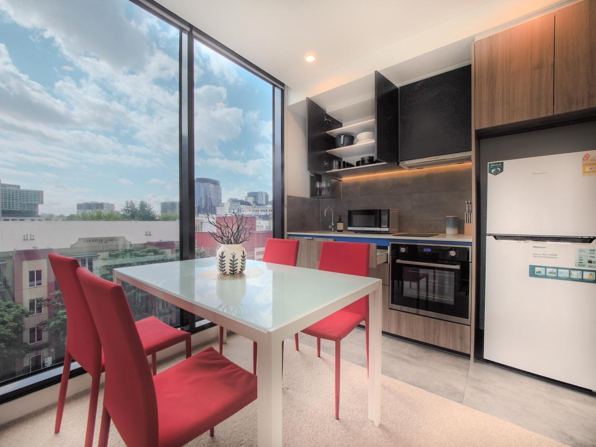 Apartment Delightful 1br On Bouverie St Close To Mel Uni Melbourne