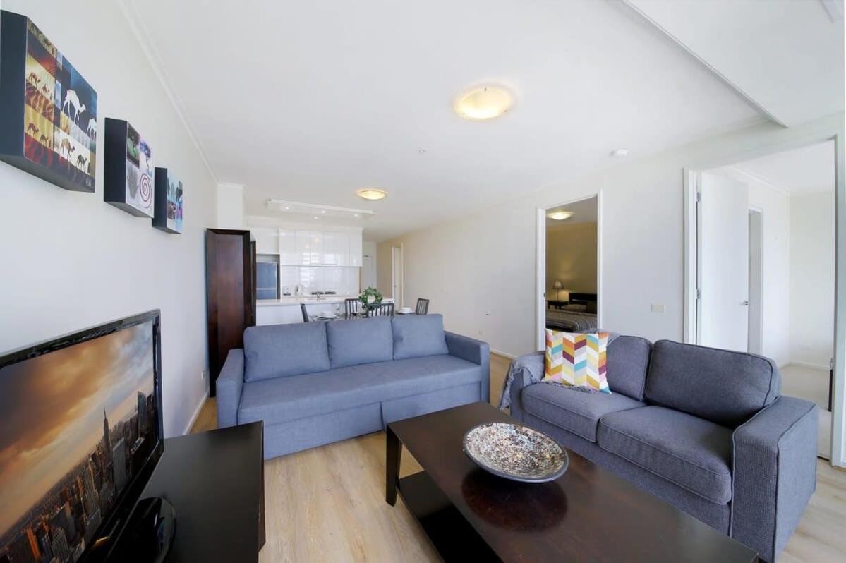 A Stylish 2br Apt Next To Crown With Free Parking Apartment *
