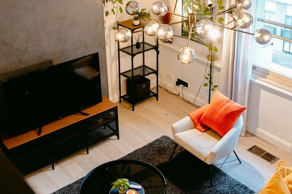Historic & Designer Loft Style Apt+parking Pool Apartment *
