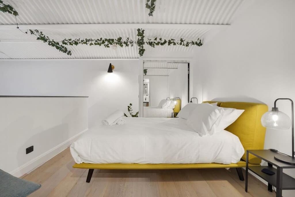 Historic & Designer Loft Style Apt+parking Pool Apartment Melbourne