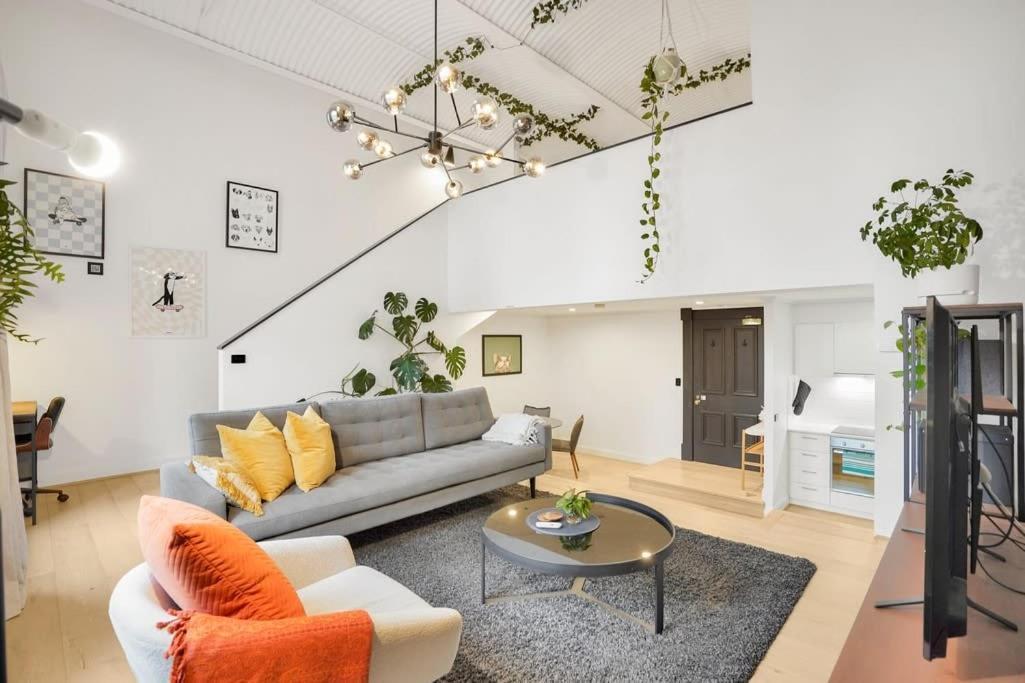 Apartment Historic & Designer Loft Style Apt+parking Pool Melbourne