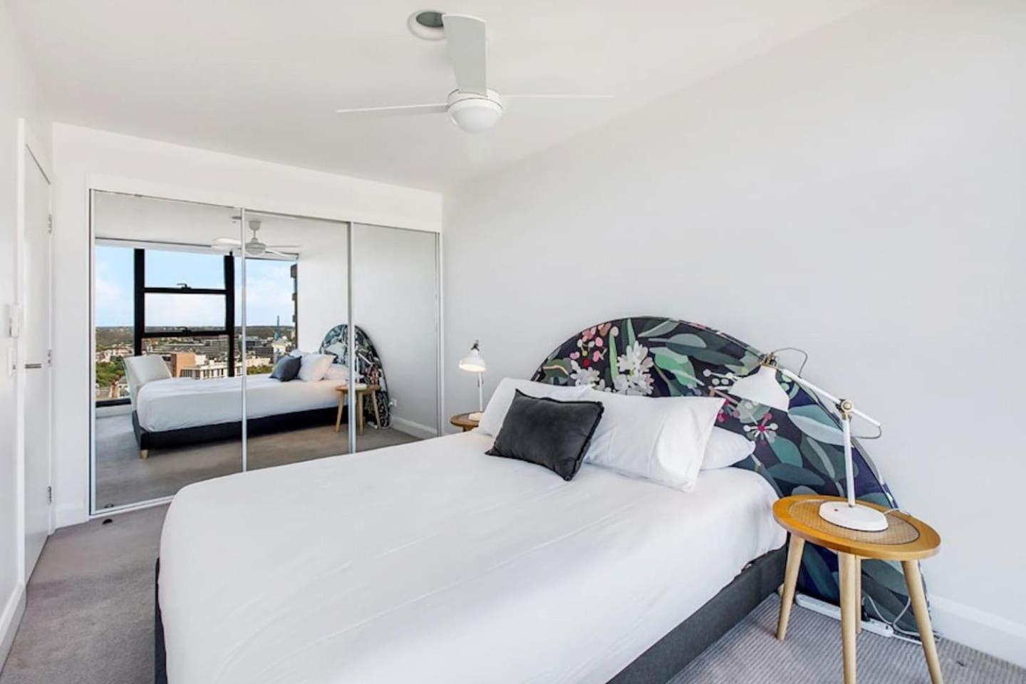 Bloom - A Cosy Haven In Melbourne's Epicentre Apartment