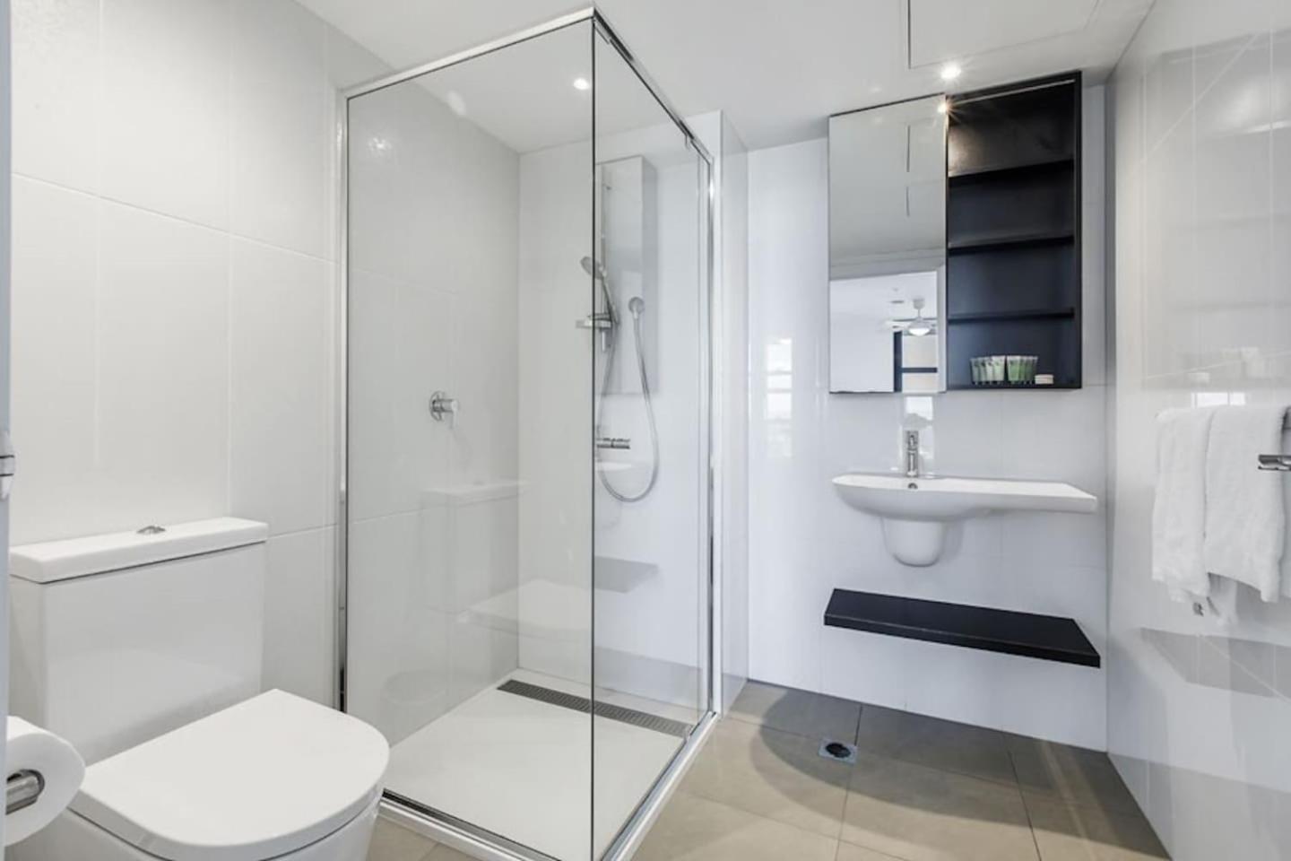 Bloom - A Cosy Haven In Melbourne's Epicentre Apartment