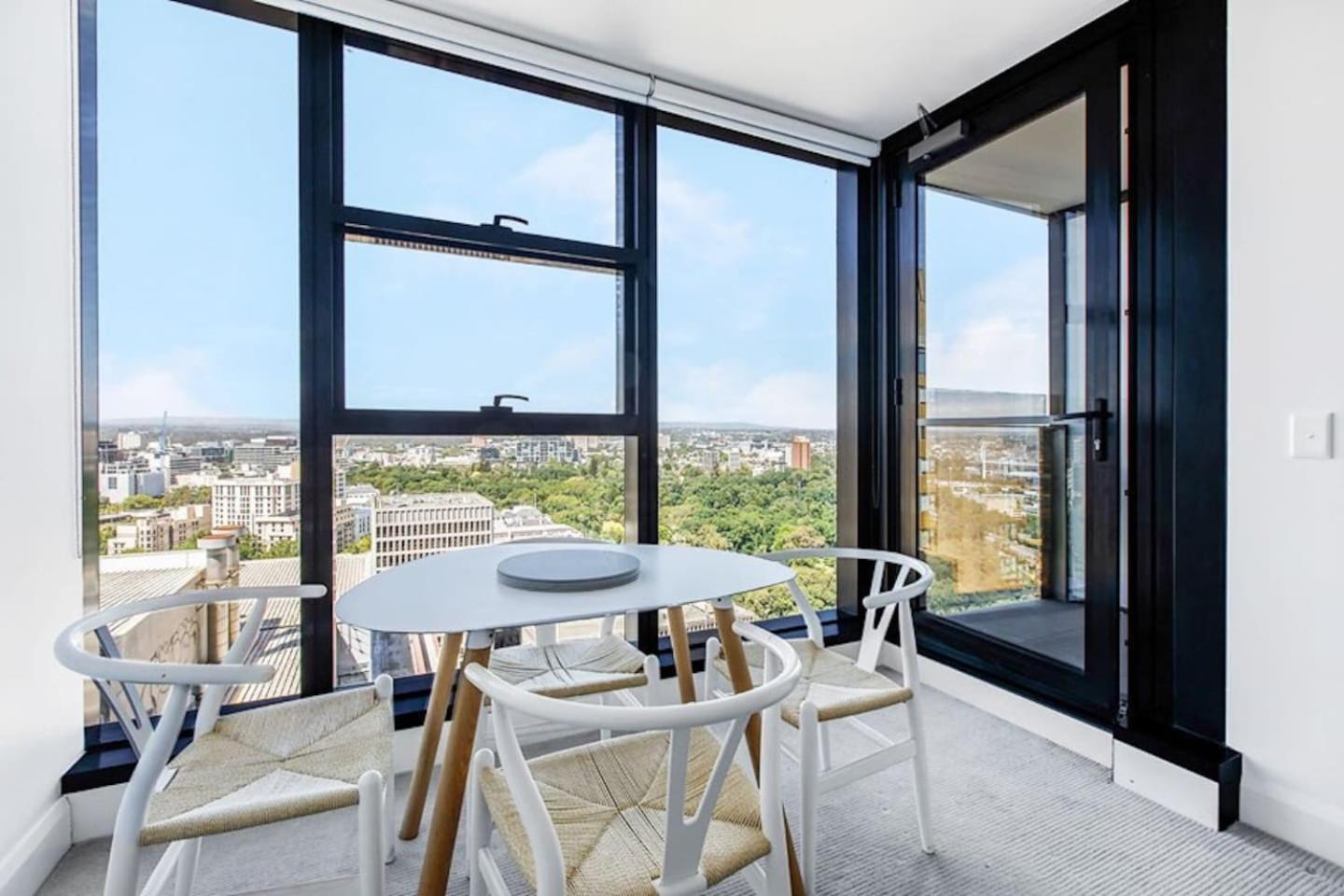 Apartment Bloom - A Cosy Haven In Melbourne's Epicentre Melbourne