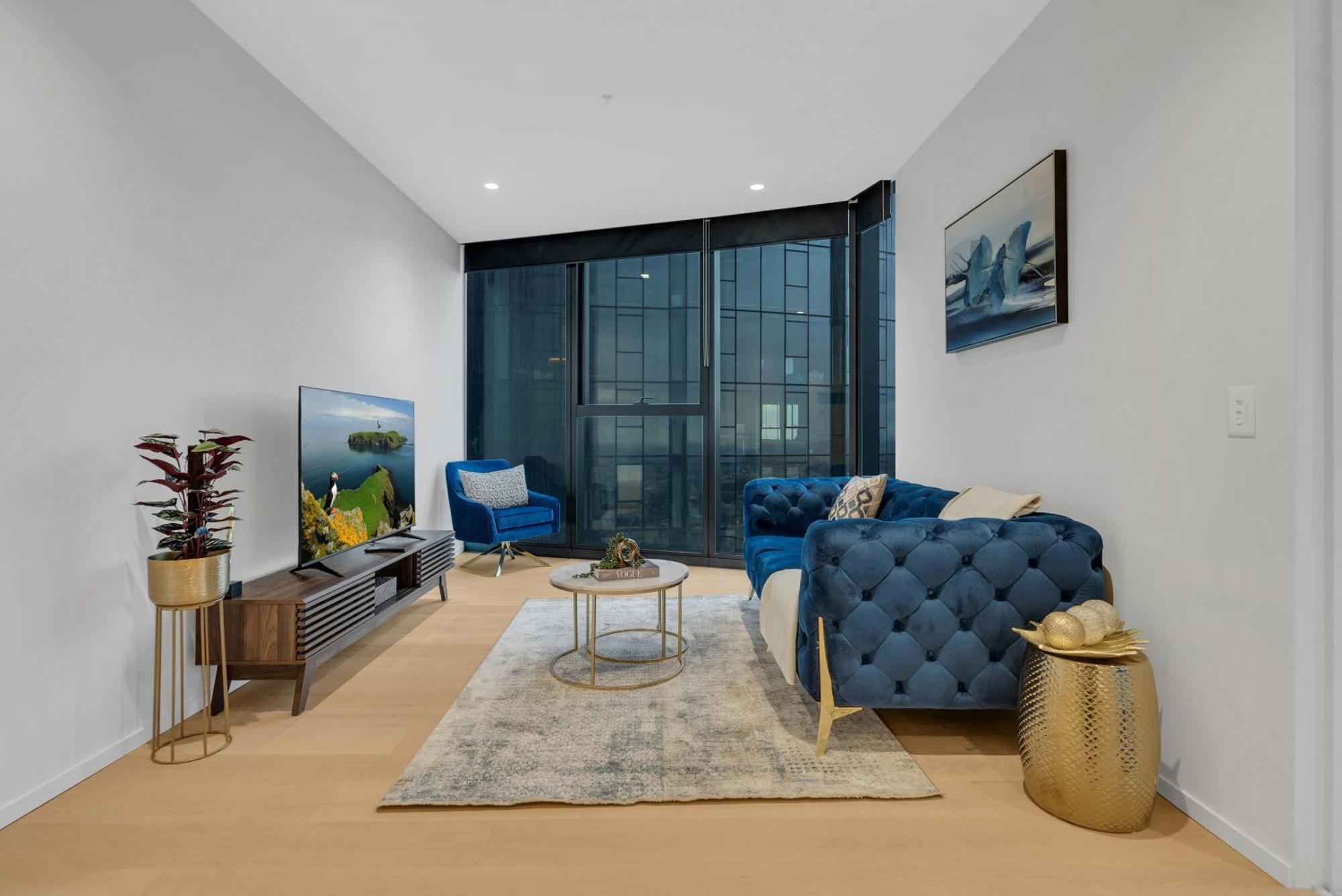 Apartment Square *
