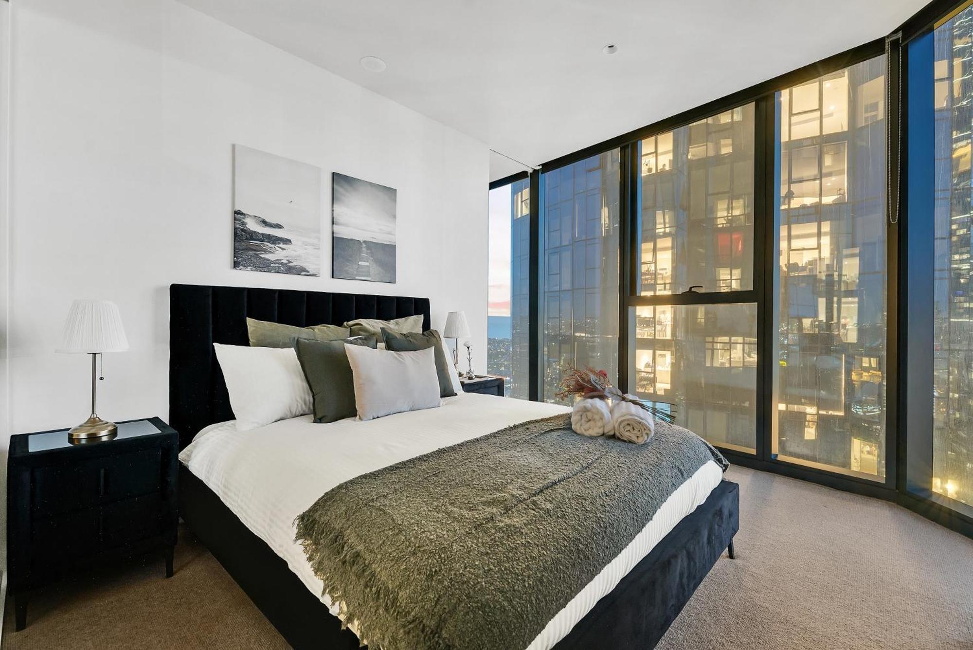 Apartment Square