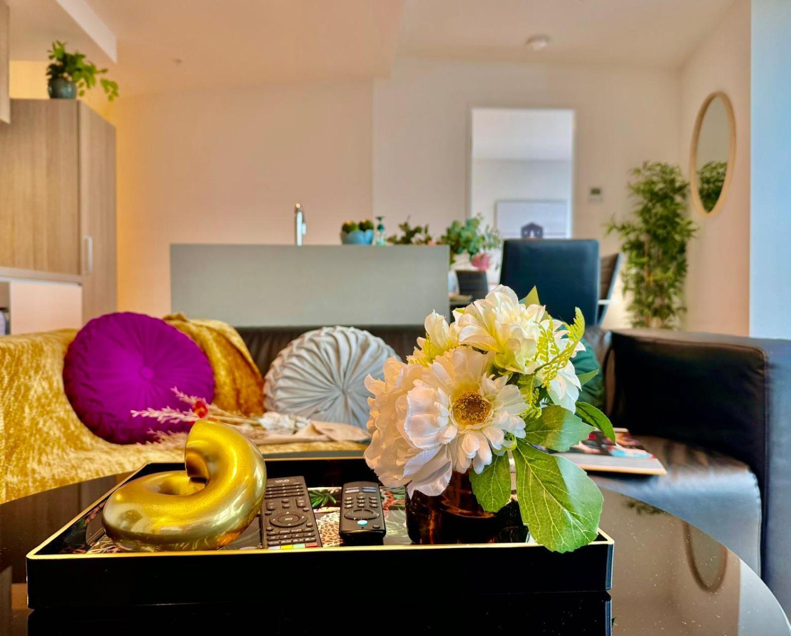 Highrise Location 2baths Melbourne