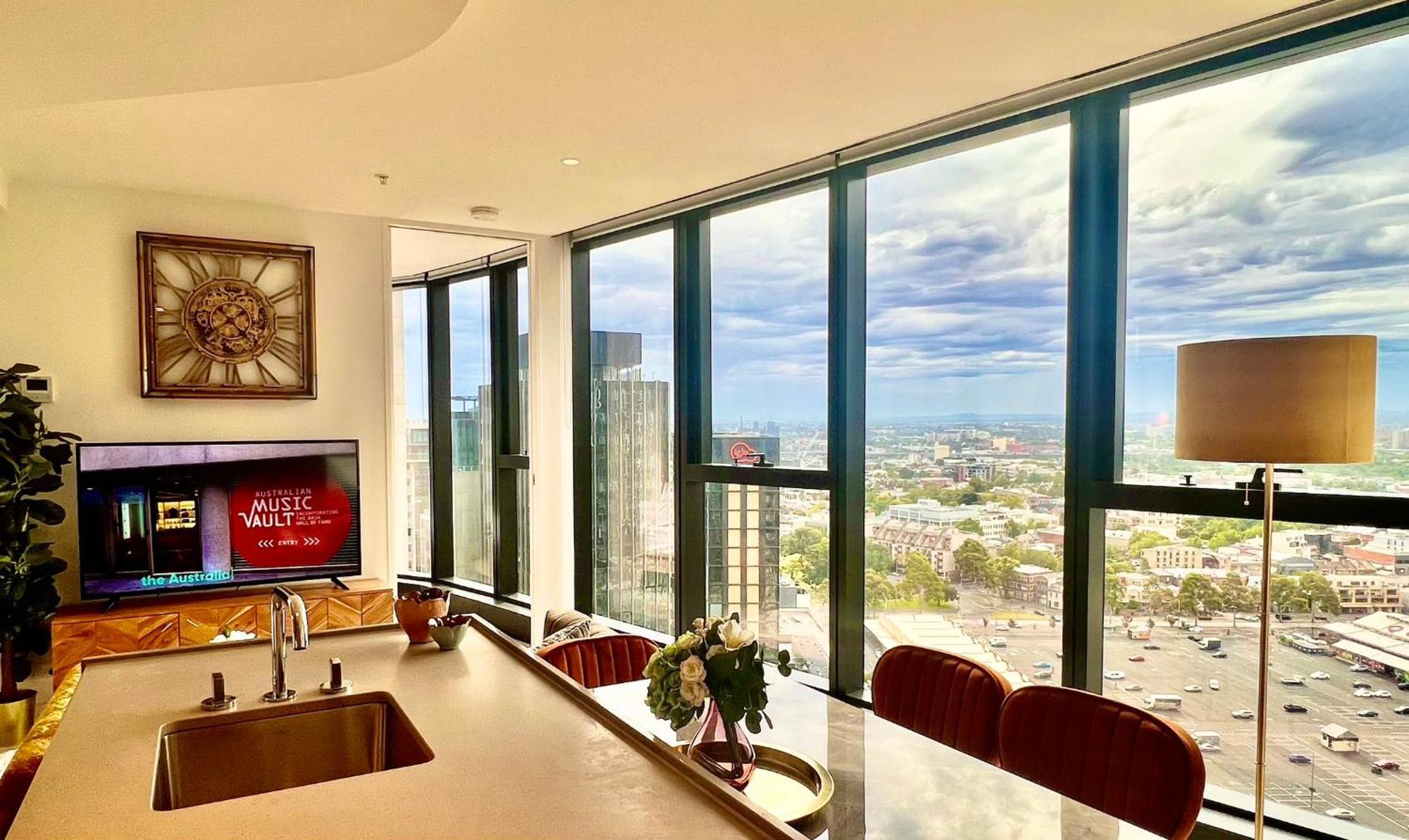 Highrise Location 2baths Melbourne