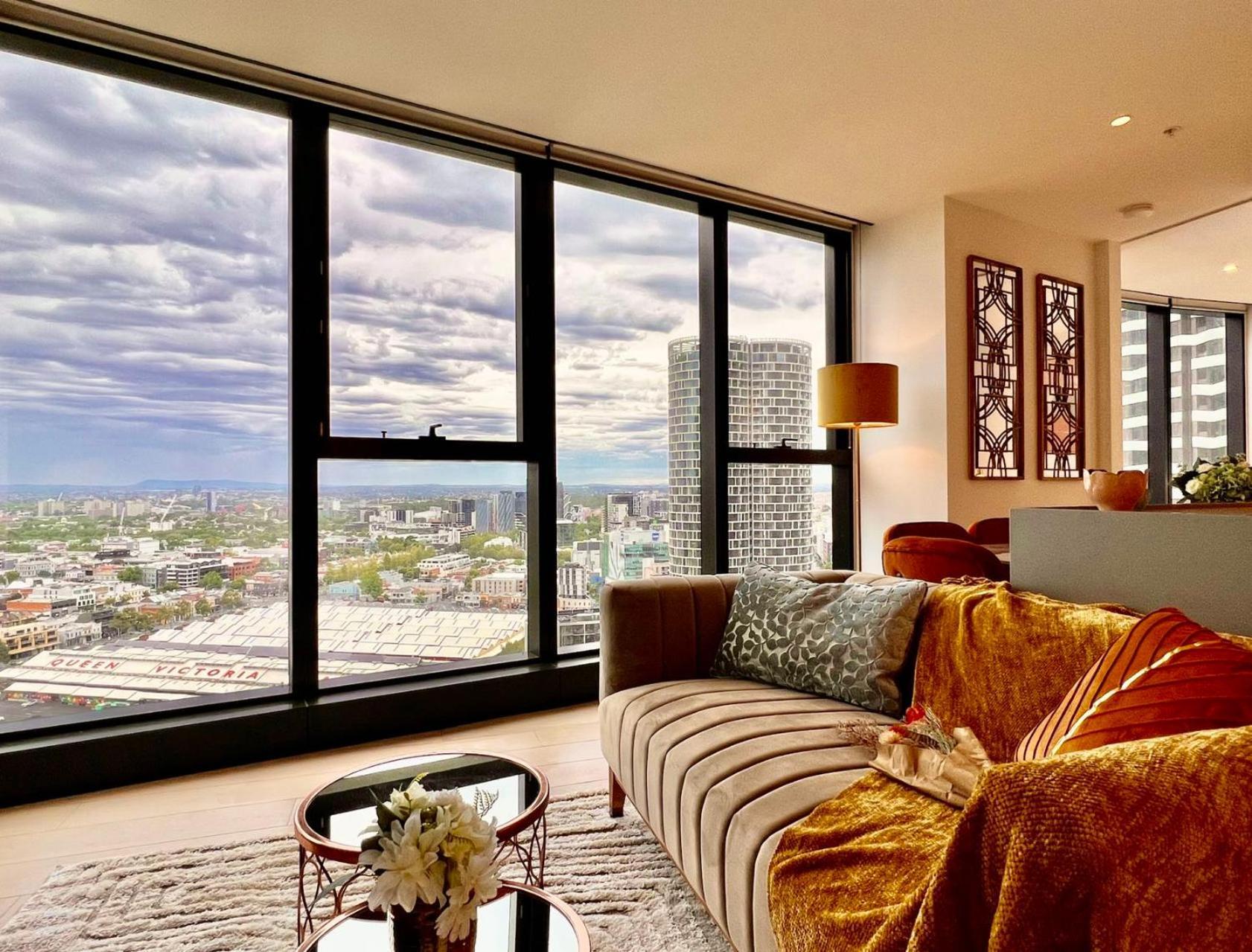 Apartment Highrise Location 2baths Melbourne