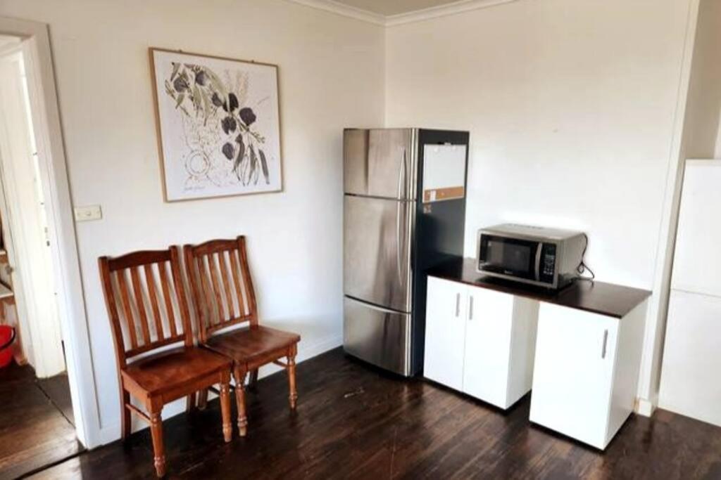 Bahay bakasyunan Charming Near Airport & Cbd