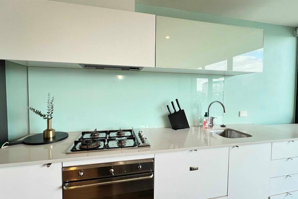 1br Cbd Opposite Southern Cross & Marvel Stadium!