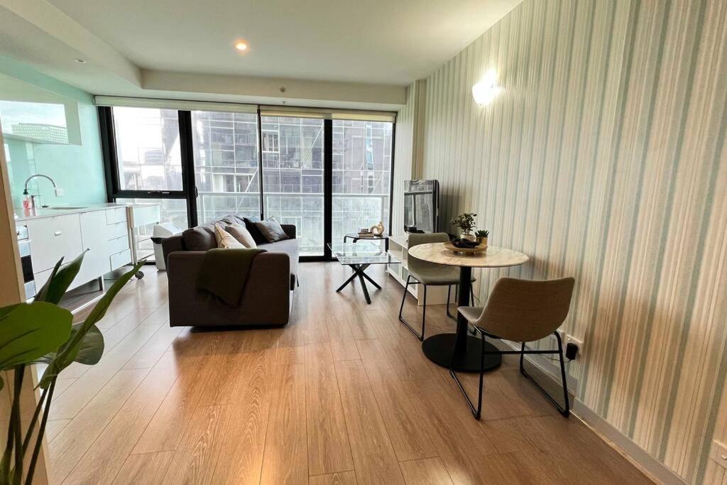 Apartment 1br Cbd Opposite Southern Cross & Marvel Stadium!
