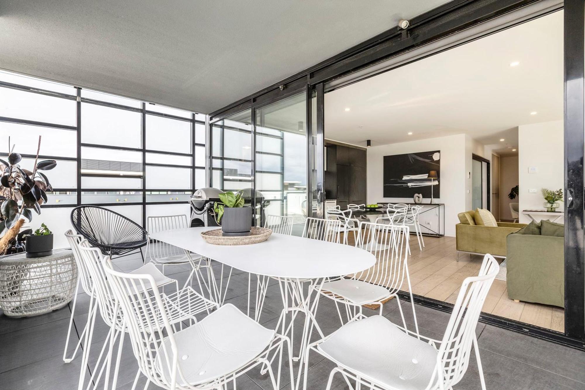 Vaquay Embassy In Abbotsford Holiday home