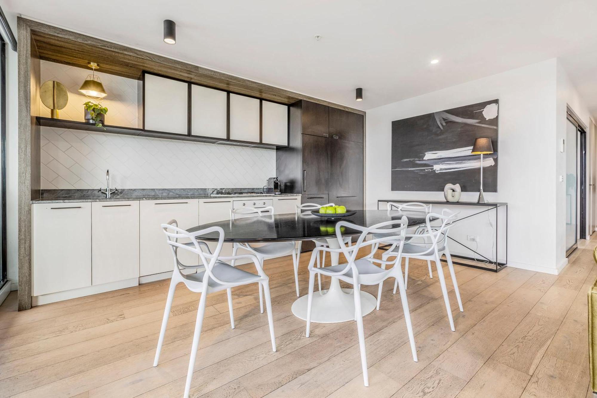 Vaquay Embassy In Abbotsford Holiday home *