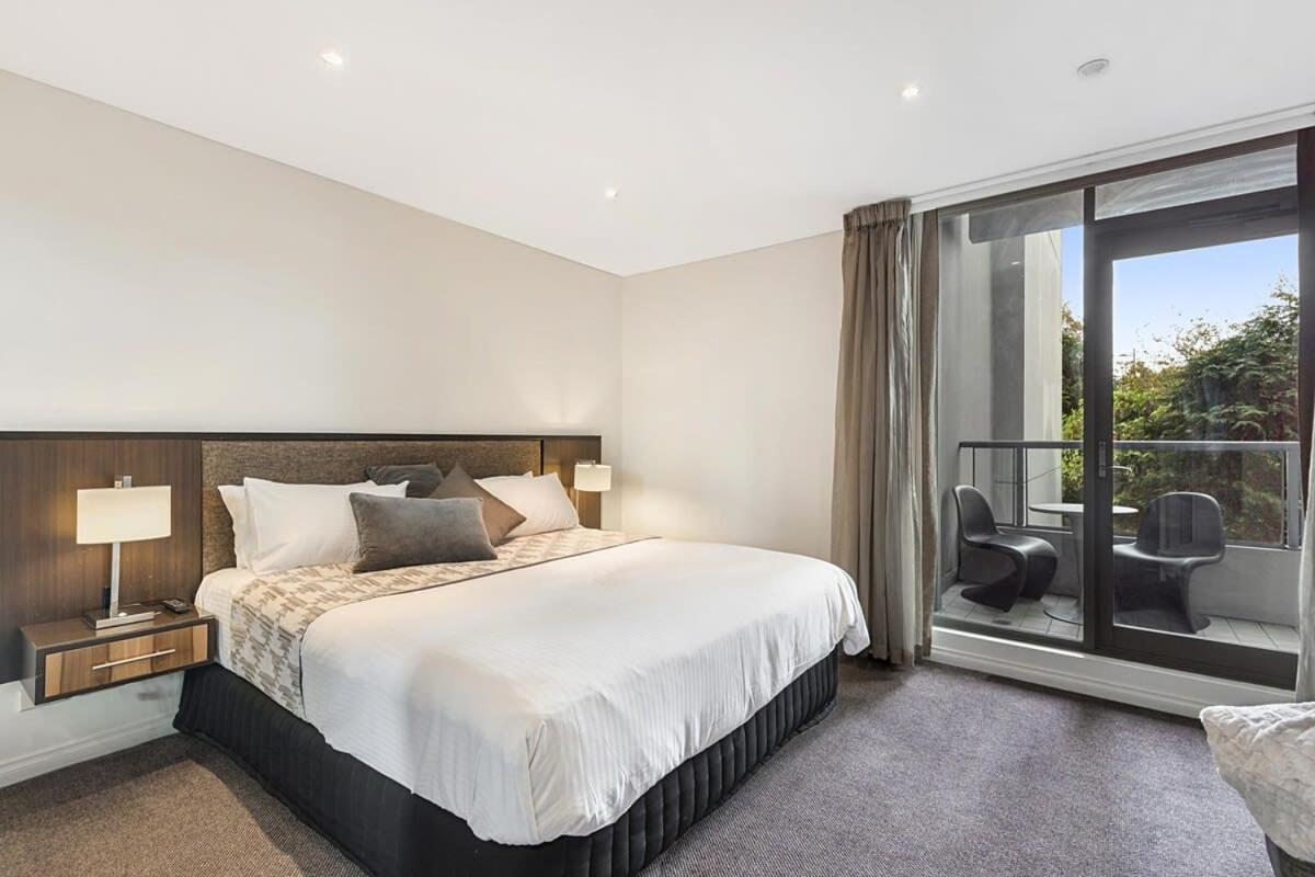 Quay West In Southbank With Pool And Gym *