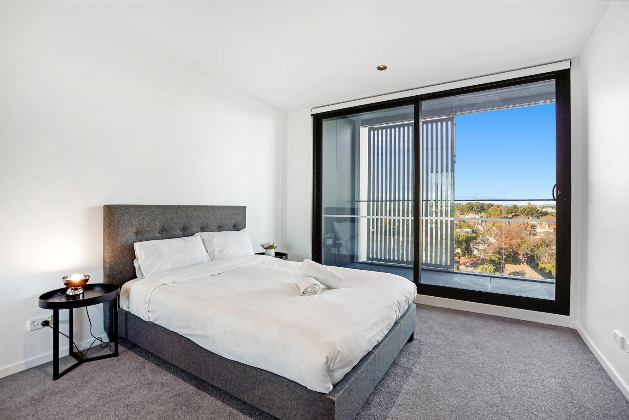 Apartment 2 Bedrooms In The Kew Centre Melbourne
