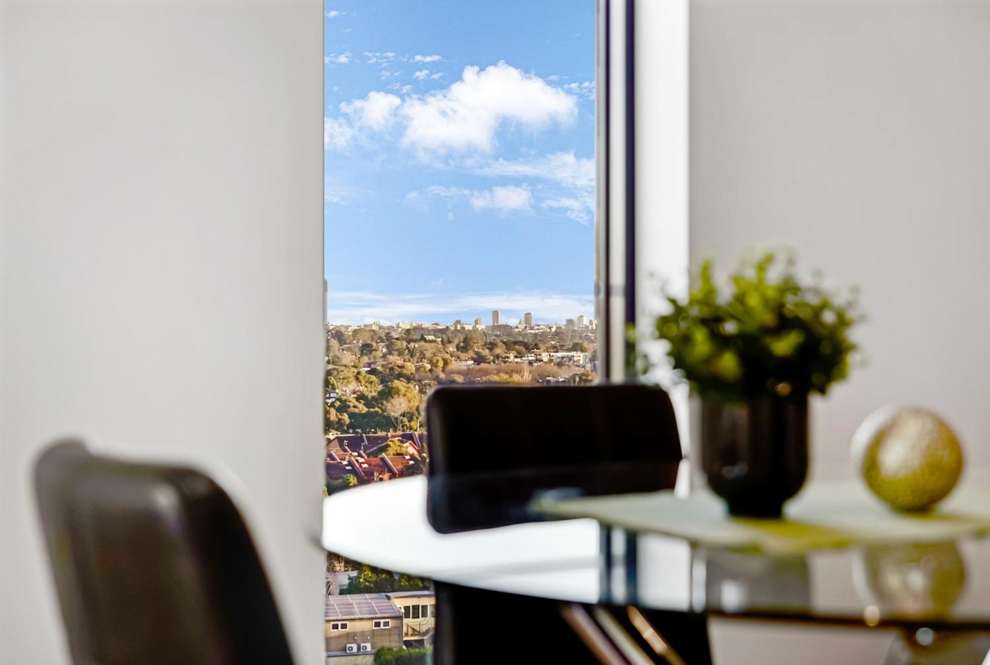 Apartment 2 Bedrooms In The Kew Centre Melbourne