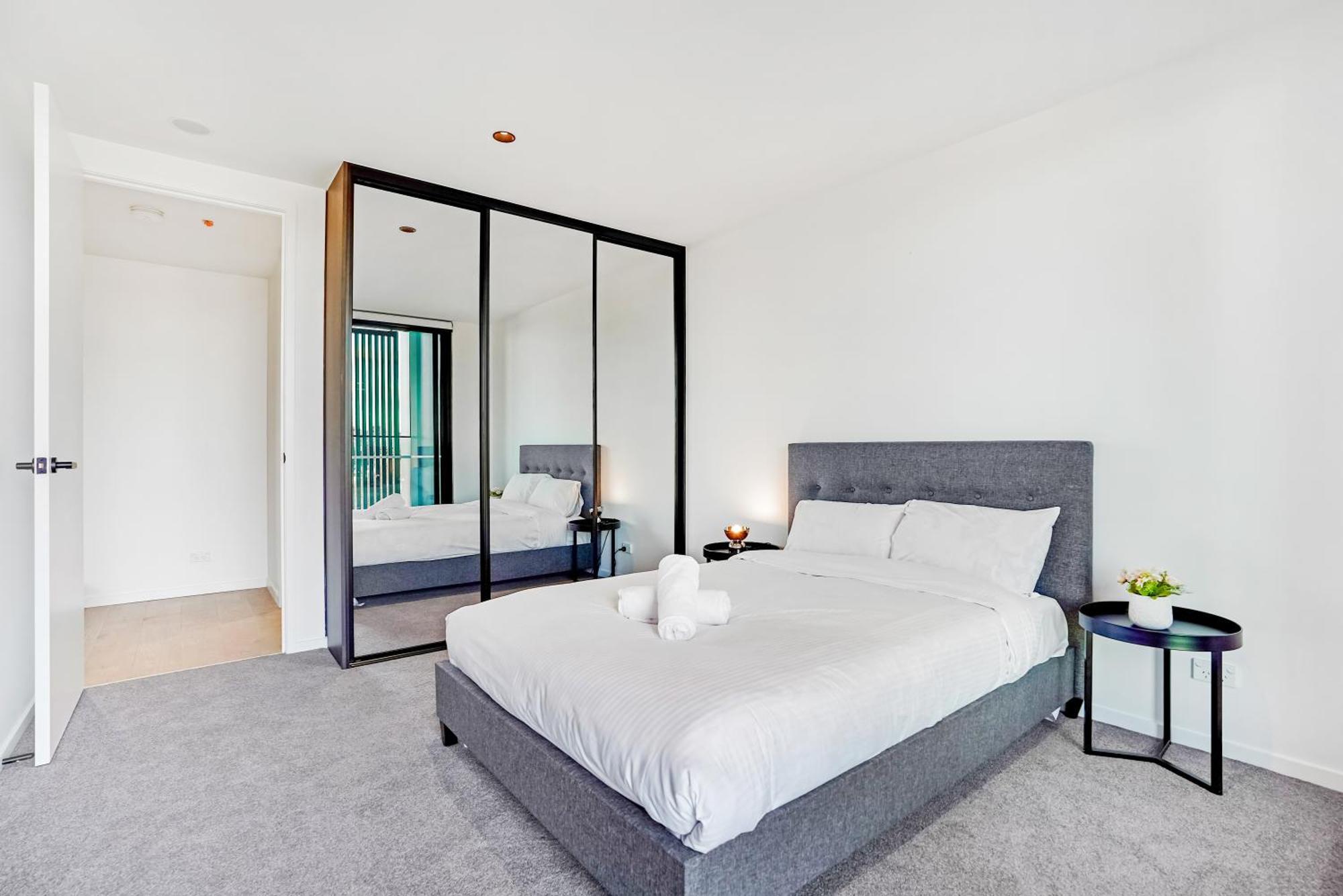 2 Bedrooms In The Kew Centre *