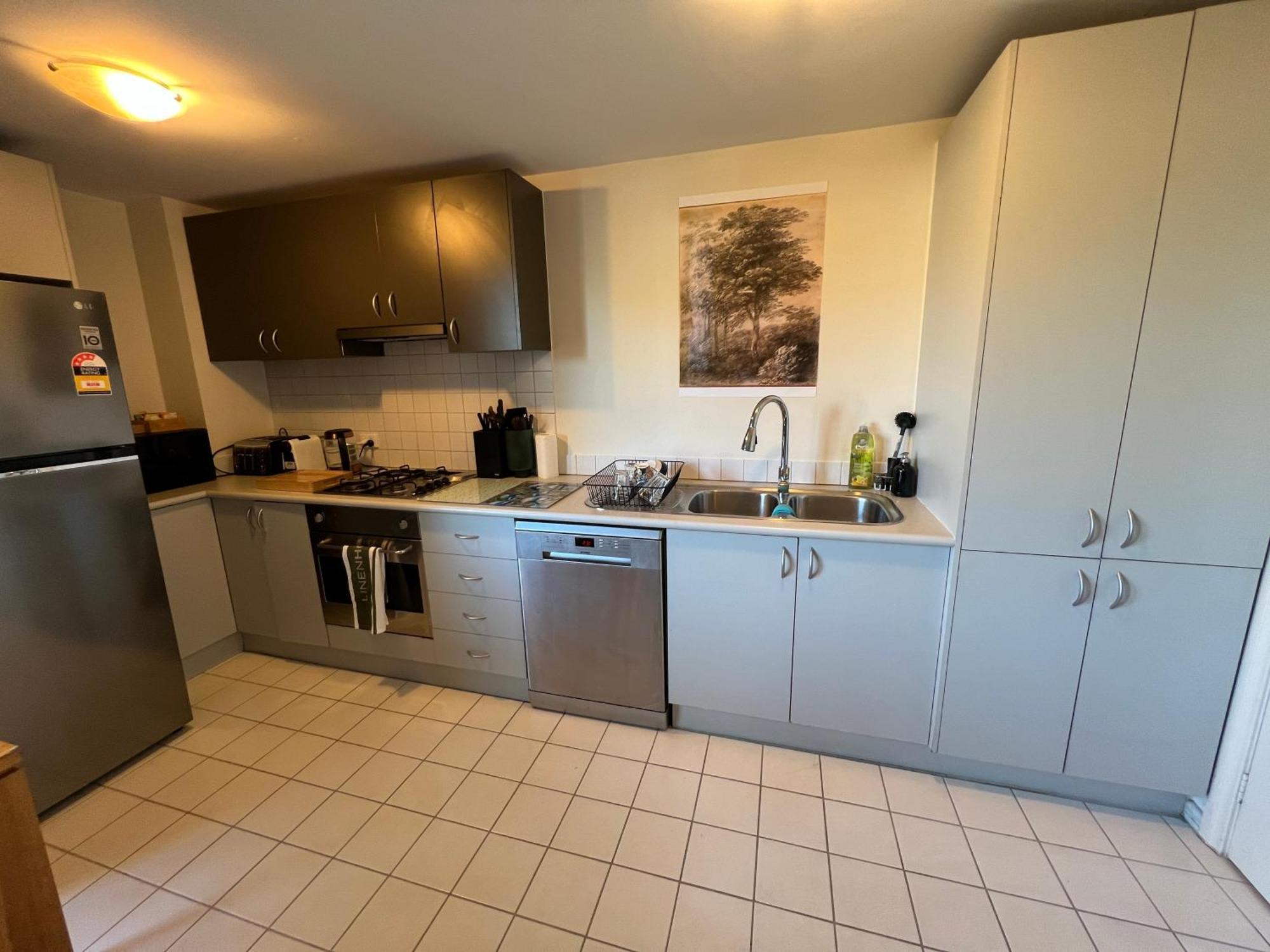 Cozy Apartment- Tranquil Haven In St Kilda's Heart * Melbourne