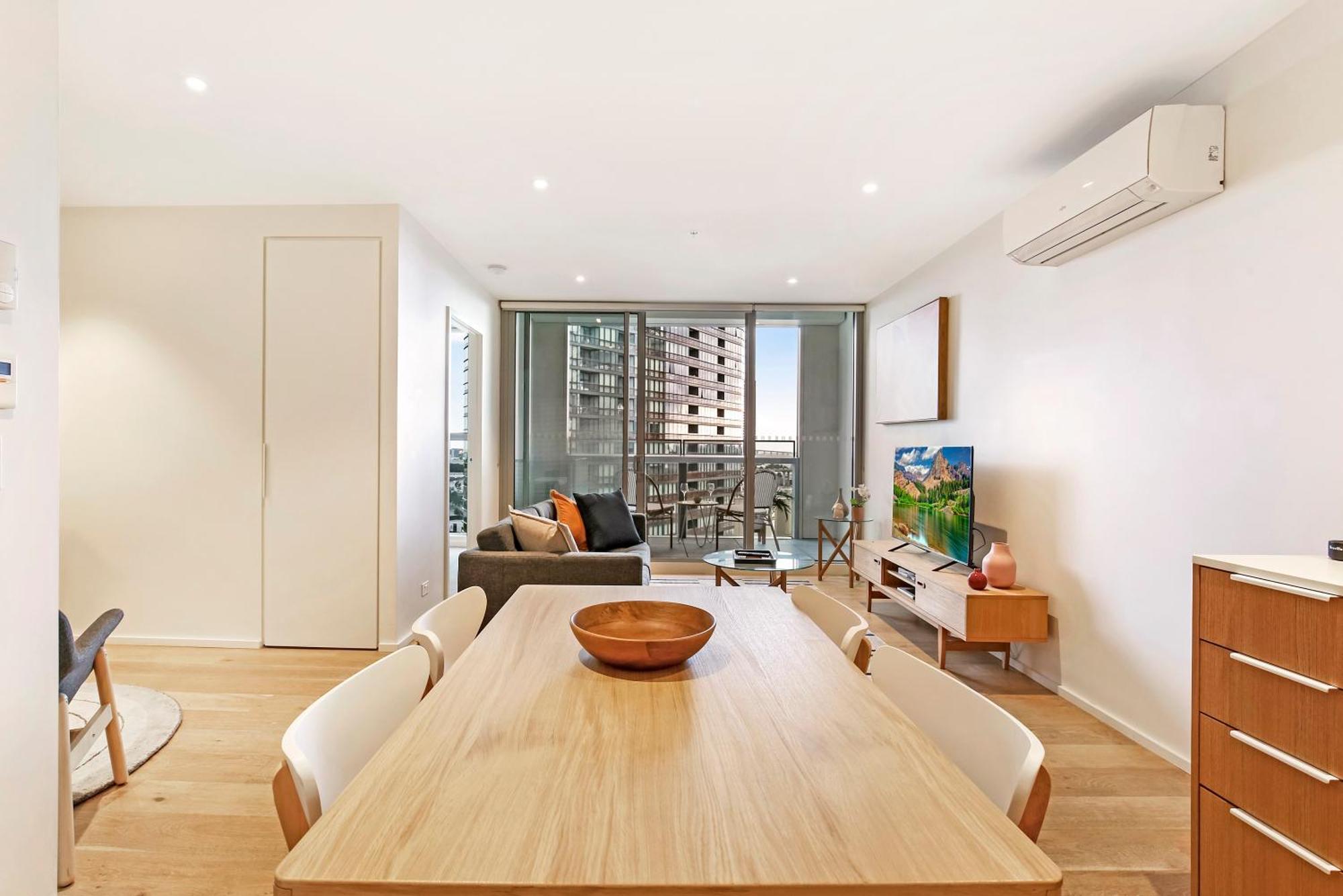 Astra Docklands Apartment Melbourne