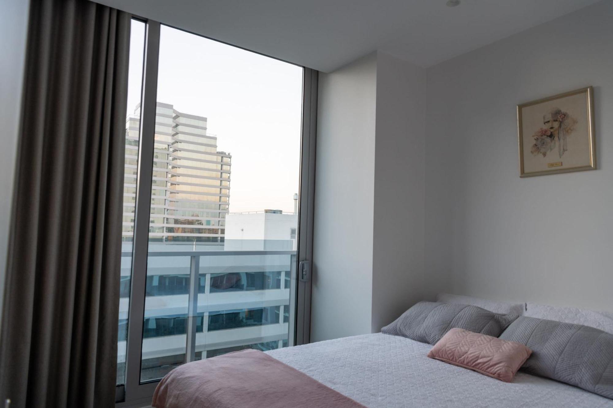 Spectacular 3-bedroom Penthouse With Private Lift On St Kilda Rd Apartamento Melbourne