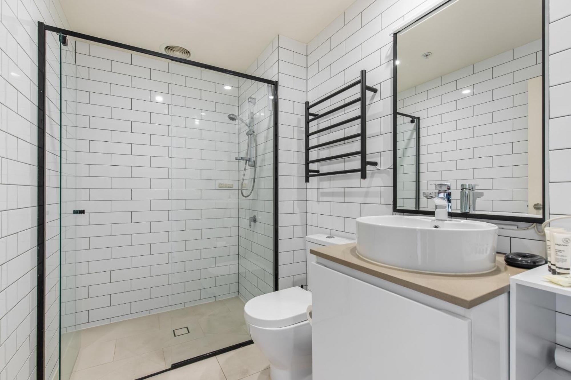 Great Richmond 1-bed Conveniently Located By Shops Apartment Melbourne