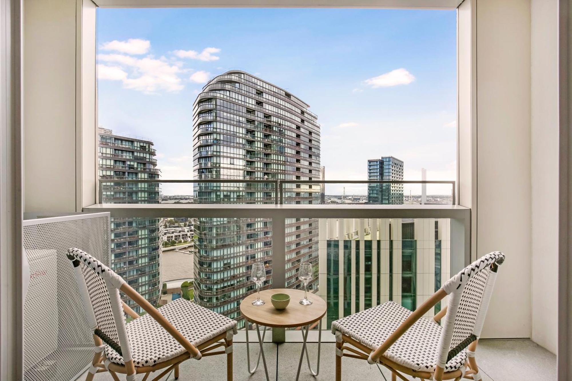 Astra Docklands Apartment